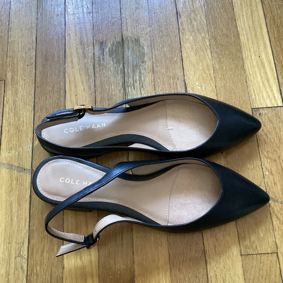 NWT $99 Cole Haan Grand 360 Ladies Size 6 Solid Black Closed-Toe Dress Sandals - Picture 3 of 4